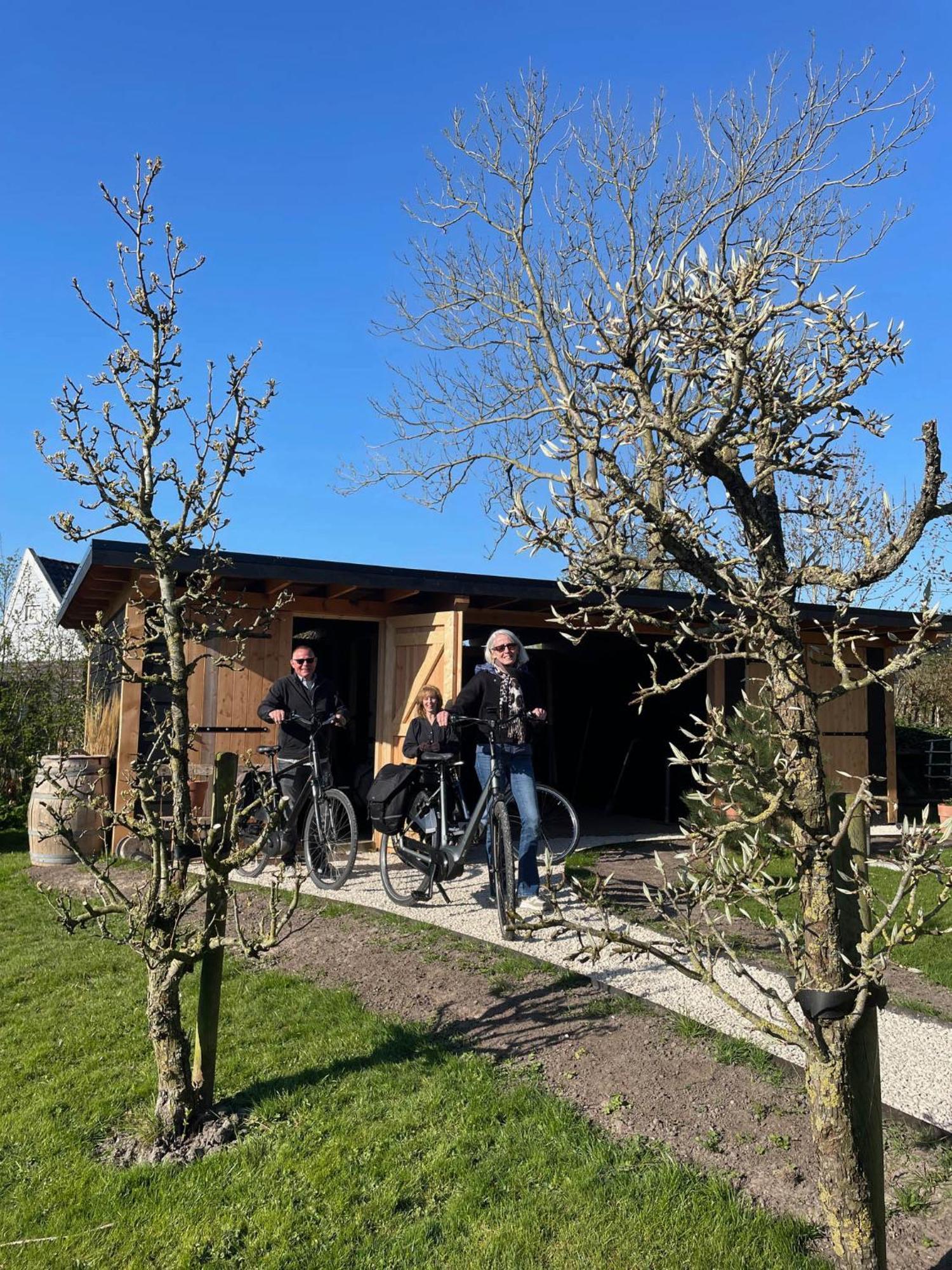Kerkhotel Bij De Pastorie Reitsum Buitenkant foto