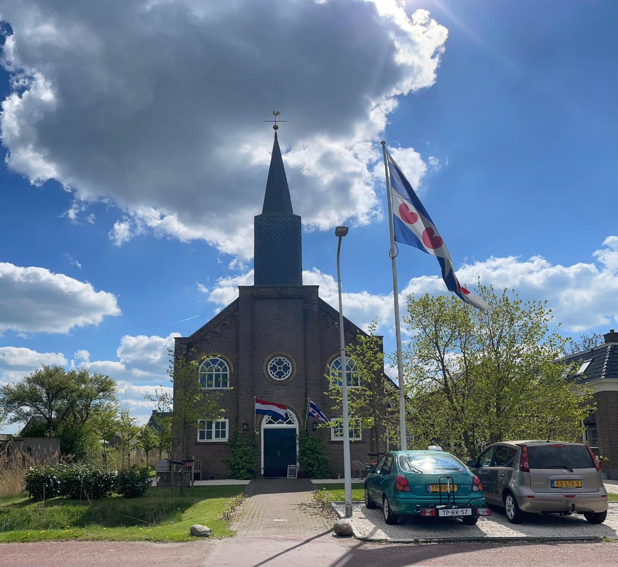 Kerkhotel Bij De Pastorie Reitsum Buitenkant foto