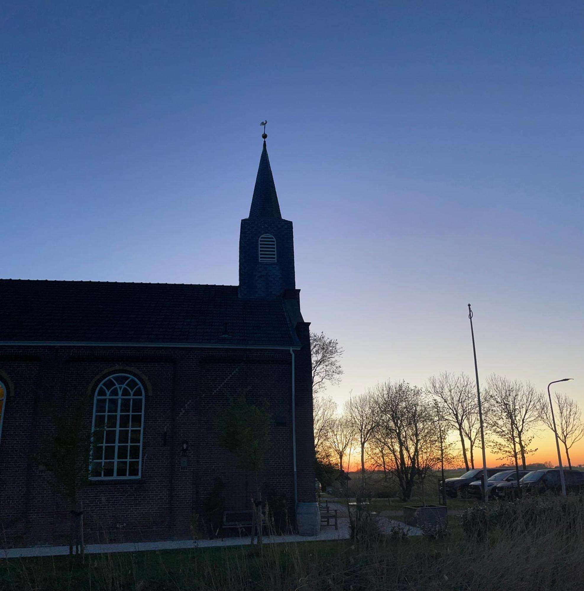 Kerkhotel Bij De Pastorie Reitsum Buitenkant foto